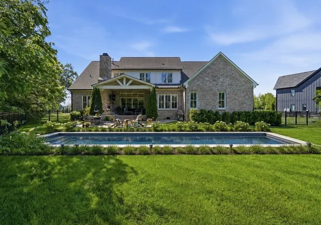 Photo 3 of Mansion for sale at 1045 Buena Vista Dr, Franklin, TN 37069 | MLS# 3543074 | Listing updated on 2026-09-13