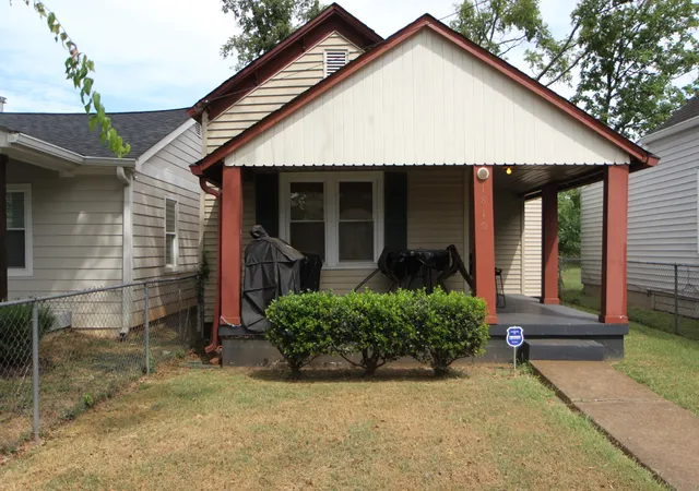 Photo 2 of Single family home for sale at 1810 10th Avenue N, Nashville, TN 37208 | MLS# 3547782 | Listing updated on 2026-09-15
