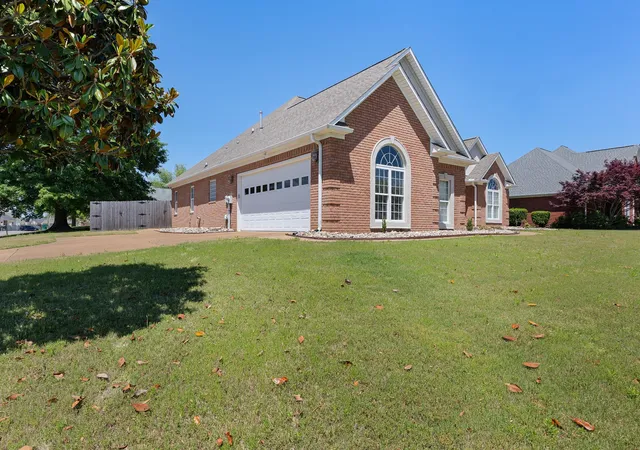 Photo 2 of Single family home for sale at 9 Barrymore Cv, Jackson, TN 38305 | MLS# 3530830 | Listing updated on 2026-09-13