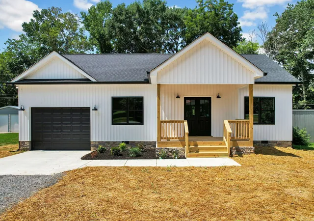 Photo 1 of Single family home for sale at 190 Woodmont Dr, Whitwell, TN 37397 | MLS# 3530923 | Listing updated on 2026-09-11