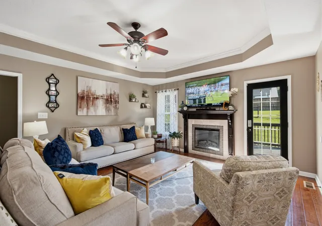 Photo 2 of Single family home for sale at 615 Glenstone Springs Dr, Clarksville, TN 37043 | MLS# 3531652 | Listing updated on 2026-09-11