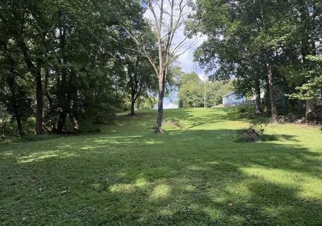 Photo 1 of Sale Pending at 305 S Riverside Dr, Mc Minnville, TN 37110 | MLS# 3531009 | Listing updated on 2026-10-07
