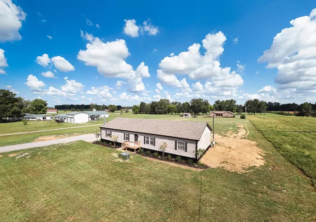 Photo 2 of Manufactured home for sale at 317 Dooley Rd, Ethridge, TN 38456 | MLS# 3546706 | Listing updated on 2026-09-21