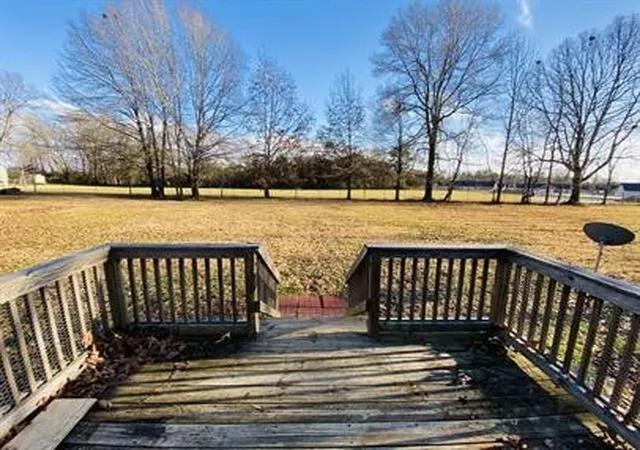 Listing Photo 4 - Condo for sale in building located at 1515 Rogers Cir, Manchester, TN 37355