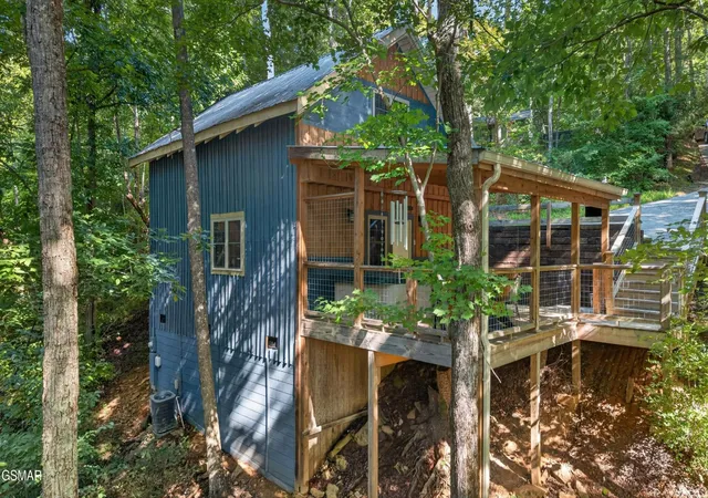 Photo 3 of Single family home for sale at 825829 Willow Brk Way, Gatlinburg, TN 37738 | MLS# 3531156 | Listing updated on 2026-09-11