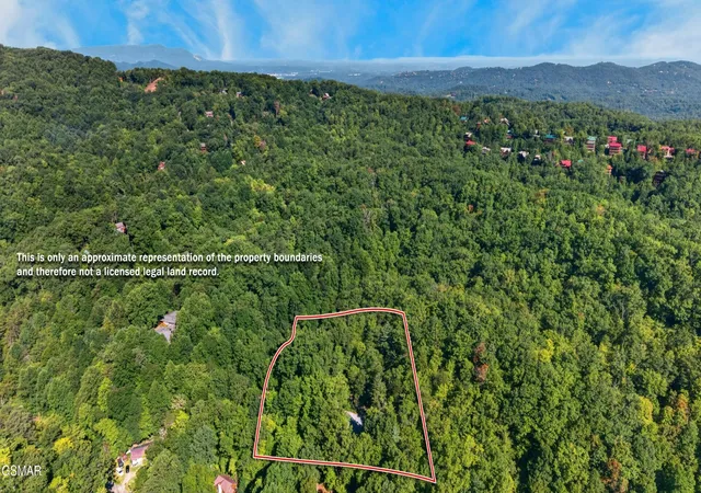 Photo 3 of Single family home for sale at 825829 Willow Brk Way, Gatlinburg, TN 37738 | MLS# 3531156 | Listing updated on 2026-09-11
