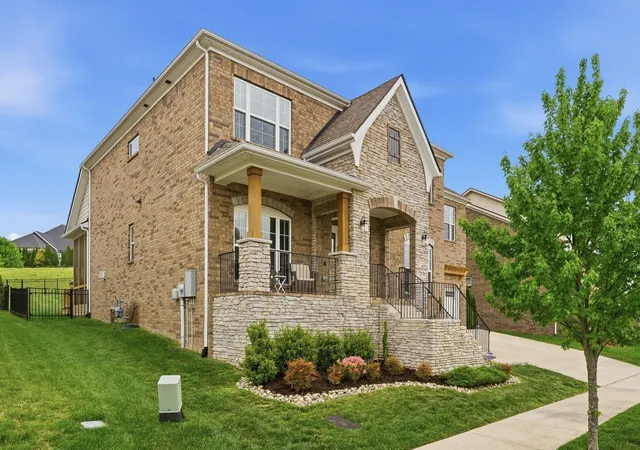 Photo 2 of Single family home for sale at 4025 Foxglove Farm Dr, Franklin, TN 37064 | MLS# 3542981 | Listing updated on 2026-10-09