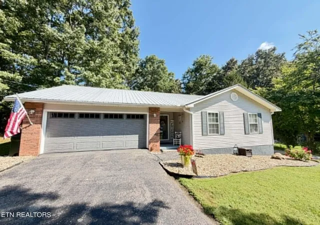 Photo 1 of Single family home for sale at 64 Pear Cir, Crossville, TN 38555 | MLS# 3531257 | Listing updated on 2026-09-11