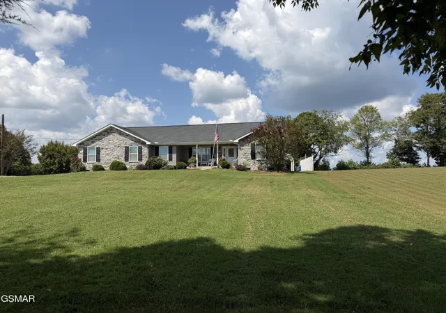 Photo 2 of Single family home for sale at 2812 Vicksburg Ln, Strawberry Plains, TN 37871 | MLS# 3531282 | Listing updated on 2026-09-14