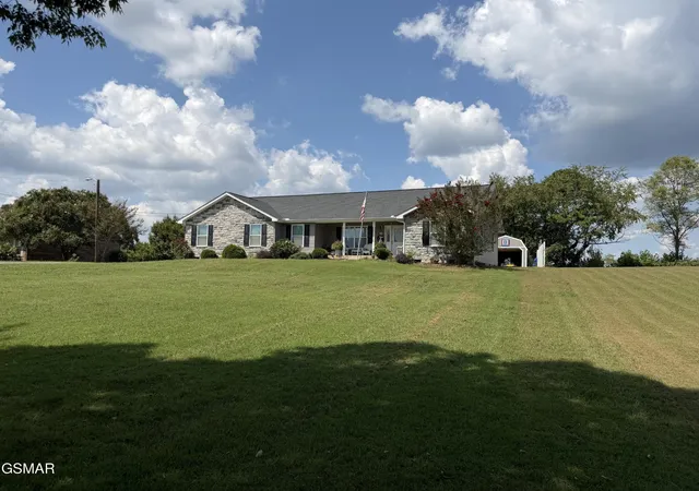 Photo 3 of Single family home for sale at 2812 Vicksburg Ln, Strawberry Plains, TN 37871 | MLS# 3531282 | Listing updated on 2026-09-14