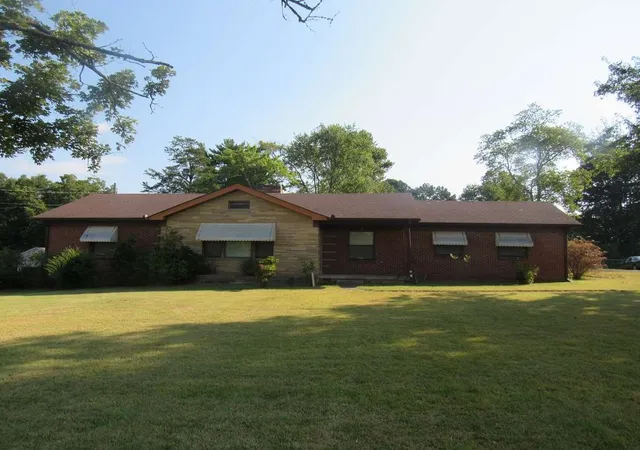 Photo 3 of Single family home for sale at 1026 Union St, Shelbyville, TN 37160 | MLS# 3544356 | Listing updated on 2026-09-13