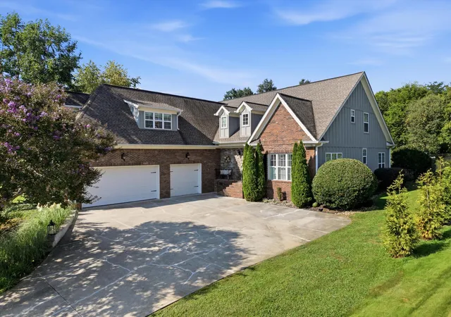 Photo 1 of Single family home for sale at 7345 Splendid View Dr, Ooltewah, TN 37363 | MLS# 3531350 | Listing updated on 2026-09-11