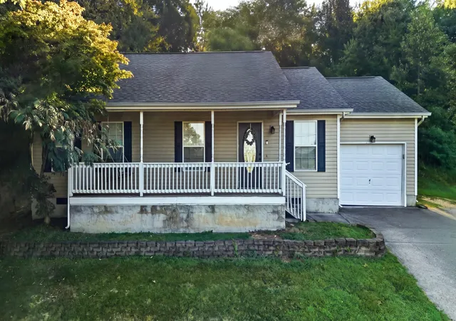 Photo 3 of Single family home for sale at 1337 Old Thatcher Rd, Soddy Daisy, TN 37379 | MLS# 3531391 | Listing updated on 2026-09-14