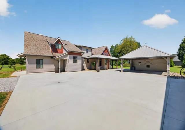 Photo 2 of Single family home for sale at 3554 Seven Springs Rd, Cookeville, TN 38506 | MLS# 3531482 | Listing updated on 2026-09-10