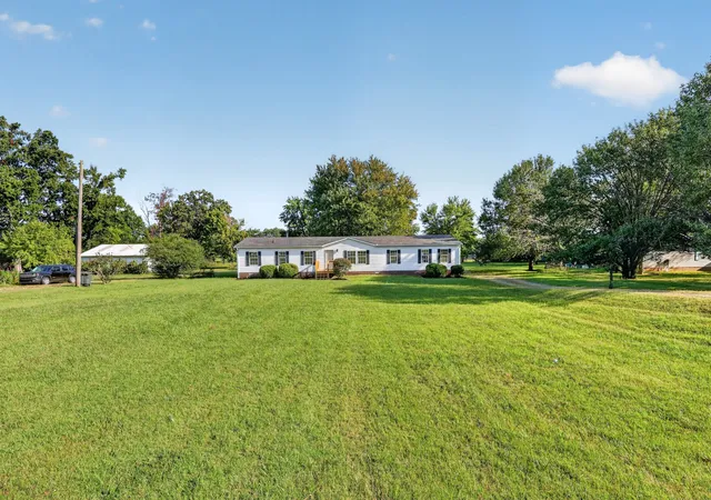 Photo 2 of Single family home for sale at 624 State Rte 52, Portland, TN 37148 | MLS# 3541589 | Listing updated on 2026-09-14