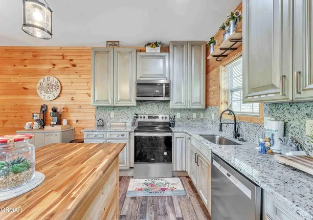 Photo 2 of Single family home for sale at 634 Stockton Dr, Sevierville, TN 37876 | MLS# 3591860 | Listing updated on 2026-10-08