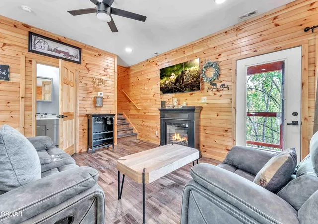 Photo 3 of Single family home for sale at 634 Stockton Dr, Sevierville, TN 37876 | MLS# 3591860 | Listing updated on 2026-10-08