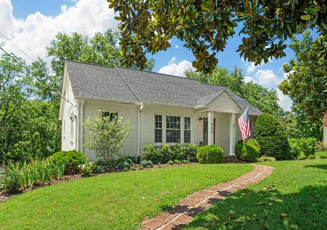 Photo 3 of Single family home for sale at 523 Crieve Rd, Nashville, TN 37220 | MLS# 3542532 | Listing updated on 2026-09-28