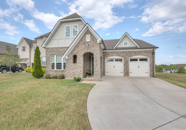 Photo 1 of Single family home for sale at 1044 Cabell Dr, Franklin, TN 37064 | MLS# 3542856 | Listing updated on 2026-09-24