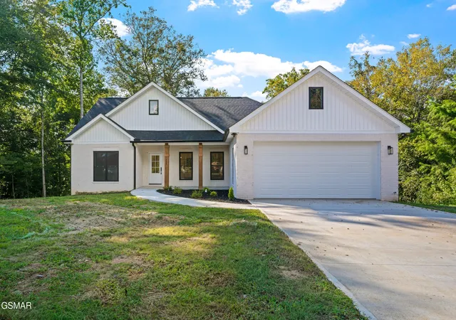 Photo 1 of Single family home for sale at 1430 Beechtop Ln, Kodak, TN 37764 | MLS# 3544634 | Listing updated on 2026-10-02