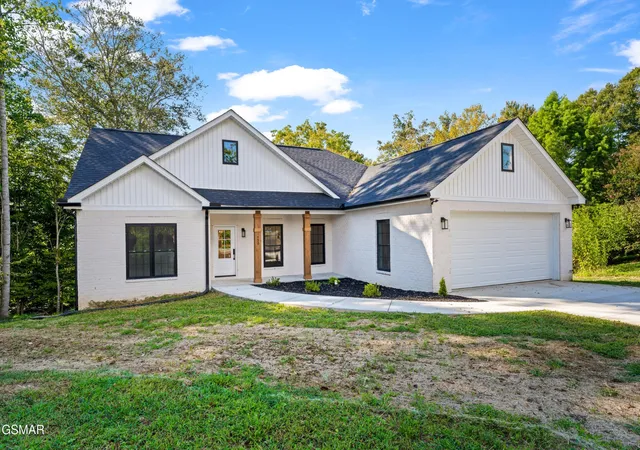Photo 2 of Single family home for sale at 1430 Beechtop Ln, Kodak, TN 37764 | MLS# 3544634 | Listing updated on 2026-10-02