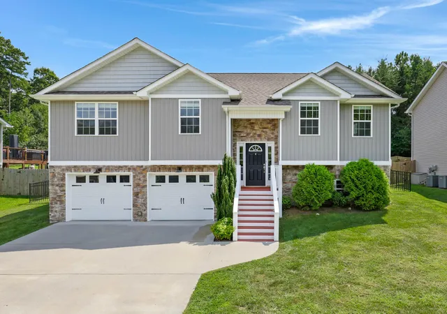 Photo 1 of Single family home for sale at 1758 Short Leaf Ln, Soddy Daisy, TN 37379 | MLS# 3531780 | Listing updated on 2026-09-21