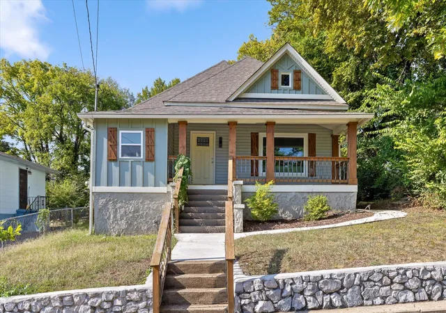 Photo 1 of Single family home for sale at 2008 Vine St, Chattanooga, TN 37404 | MLS# 3531856 | Listing updated on 2026-10-14