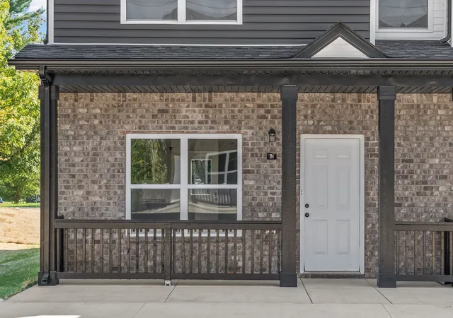 Photo 2 of Townhouse for sale at 160 Fairview Ln #B1, Clarksville, TN 37040 | MLS# 3542324 | Listing updated on 2026-10-05