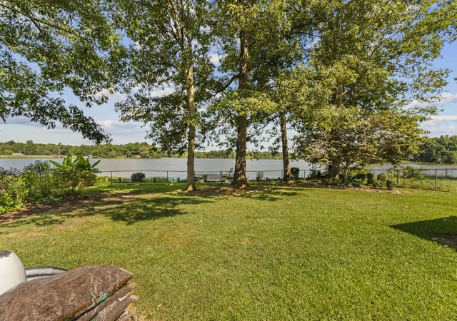 Photo 3 of Sale Pending at 86 Lakeshore Dr, Beechgrove, TN 37018 | MLS# 3541308 | Listing updated on 2026-09-12
