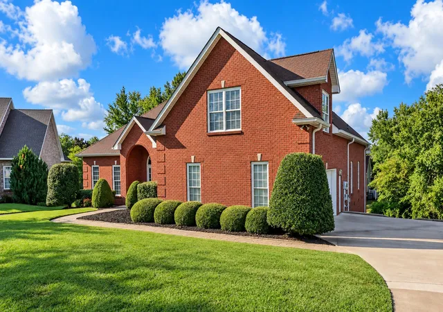 Photo 4 of Single family home for sale at 3009 Edgemont Dr, Clarksville, TN 37043 | MLS# 3541331 | Listing updated on 2026-09-14