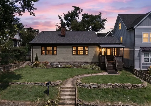 Photo 2 of Single family home for sale at 1202 Ashwood Ave, Nashville, TN 37212 | MLS# 3542051 | Listing updated on 2026-09-19
