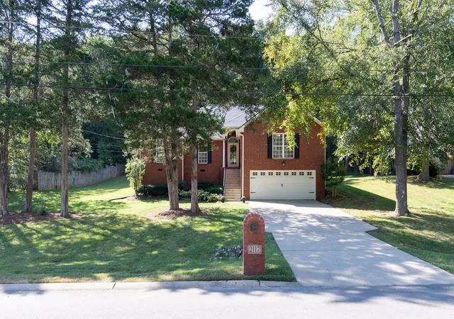 Photo 3 of Single family home for sale at 2117 Creek Trl, Goodlettsville, TN 37072 | MLS# 3542591 | Listing updated on 2026-09-14