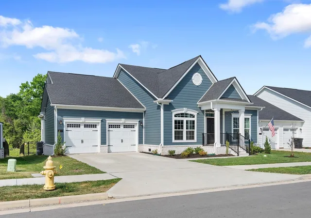 Photo 2 of Single family home for sale at 3060 Oglethorpe Dr, Franklin, TN 37064 | MLS# 3540345 | Listing updated on 2026-10-18