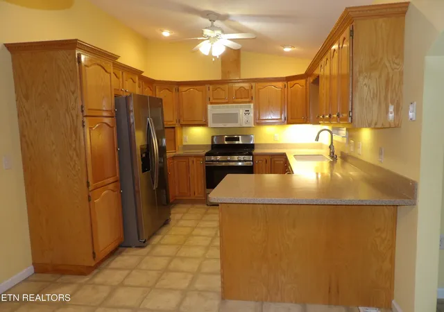Photo 4 of Single family home for sale at 4017 Sioux Rd, Crossville, TN 38572 | MLS# 3540361 | Listing updated on 2026-09-11