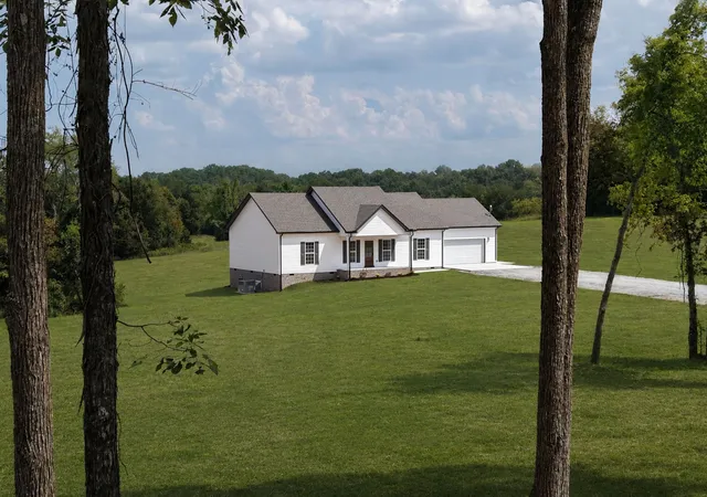 Photo 2 of Sale Pending at 852 Lower Halls Ml, Shelbyville, TN 37160 | MLS# 3540367 | Listing updated on 2026-09-15