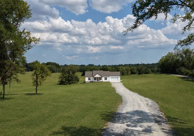 Photo 3 of Sale Pending at 852 Lower Halls Ml, Shelbyville, TN 37160 | MLS# 3540367 | Listing updated on 2026-09-15