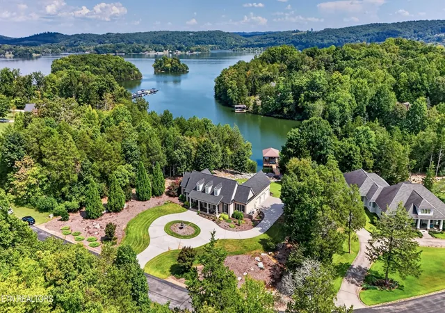 Photo 2 of Single family home for sale at 151 E Shore Dr, Rockwood, TN 37854 | MLS# 3540960 | Listing updated on 2026-09-11
