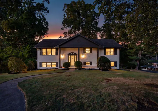 Photo 3 of Single family home for sale at 1011 Woodfinch Trl, Chattanooga, TN 37421 | MLS# 3540961 | Listing updated on 2026-09-11