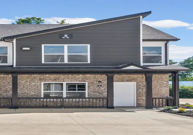 Photo 1 of Townhouse for sale at 160 Fairview Ln #B2, Clarksville, TN 37040 | MLS# 3542332 | Listing updated on 2026-09-11