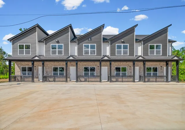 Photo 2 of Townhouse for sale at 160 Fairview Ln #A5, Clarksville, TN 37040 | MLS# 3542369 | Listing updated on 2026-10-22