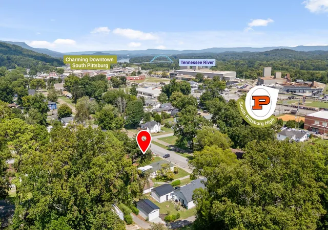 Photo 3 of Single family home for sale at 706 Holly Ave, South Pittsburg, TN 37380 | MLS# 3541147 | Listing updated on 2026-09-28
