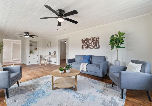 Photo 4 of Single family home for sale at 6617 Washington Pike, Knoxville, TN 37918 | MLS# 3541203 | Listing updated on 2026-09-11