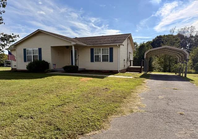 Photo 3 of Single family home for sale at 55 Hopewell Ests Ln, Erin, TN 37061 | MLS# 3544493 | Listing updated on 2026-10-16