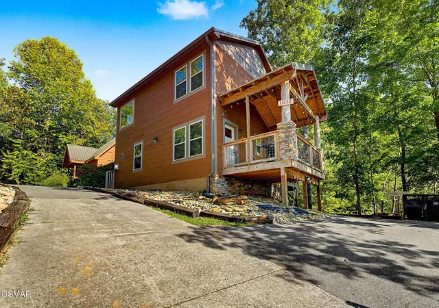 Photo 1 of Single family home for sale at 1012 Ravens Frd Way, Sevierville, TN 37876 | MLS# 3541264 | Listing updated on 2026-09-29