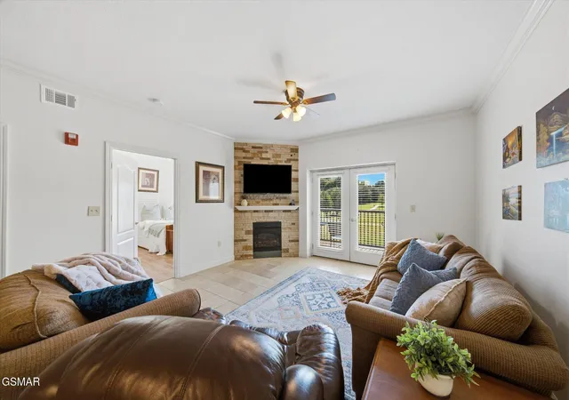 Listing Photo 3 - Condo for sale in building located at 124 Plz Dr, Pigeon Forge, TN 37863 - Unit #3205