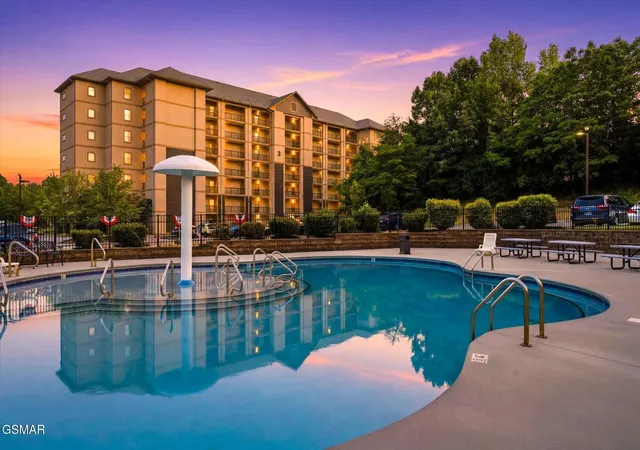 Listing Photo 5 - Condo for sale in building located at 124 Plz Dr, Pigeon Forge, TN 37863 - Unit #3205