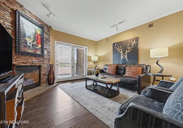 Photo 3 of Condo for sale at 215 Woliss Ln Unit 303 #303, Gatlinburg, TN 37738 | MLS# 3541380 | Listing updated on 2026-09-11