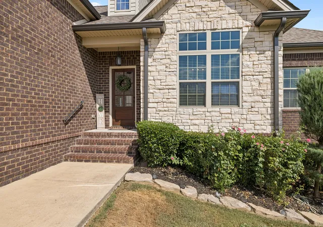 Photo 4 of Single family home for sale at 628 Josef Cir, Columbia, TN 38401 | MLS# 3546738 | Listing updated on 2026-09-26
