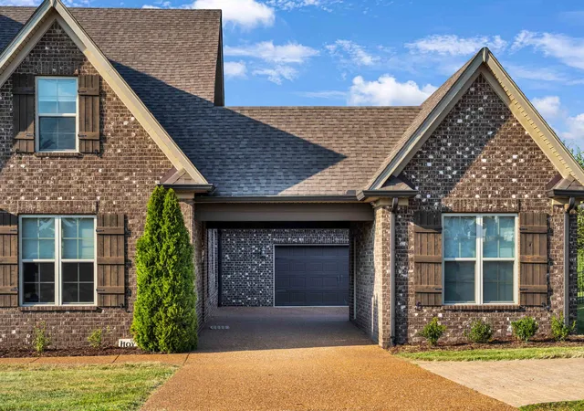 Photo 3 of Sale Pending at 711 Shute Ln, Hendersonville, TN 37075 | MLS# 3542266 | Listing updated on 2026-10-09