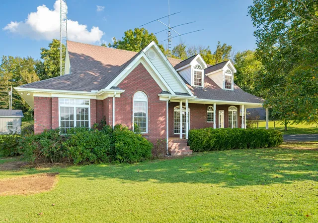 Photo 1 of Single family home for sale at 3210 Campbellsville Pike, Lynnville, TN 38472 | MLS# 3546896 | Listing updated on 2026-10-09